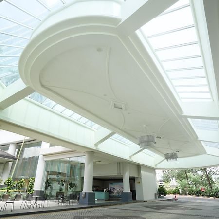 Thistle Джохор Бахру Екстериор снимка The interior of the National Museum of Singapore