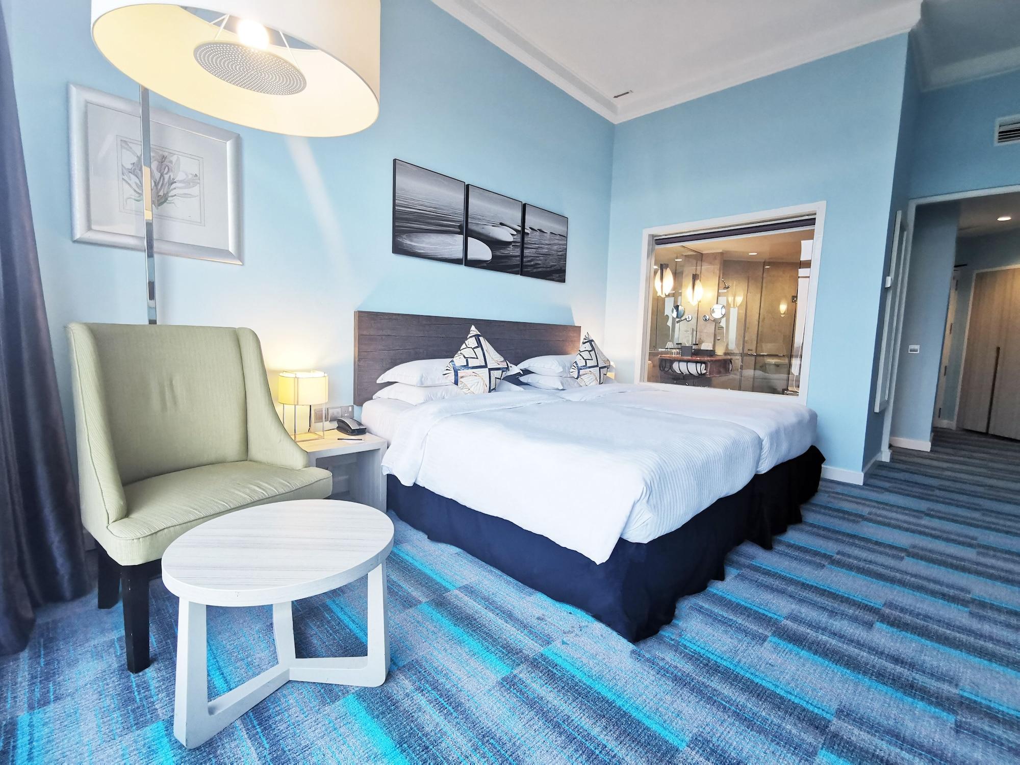 Thistle Джохор Бахру Екстериор снимка A room at the hotel
