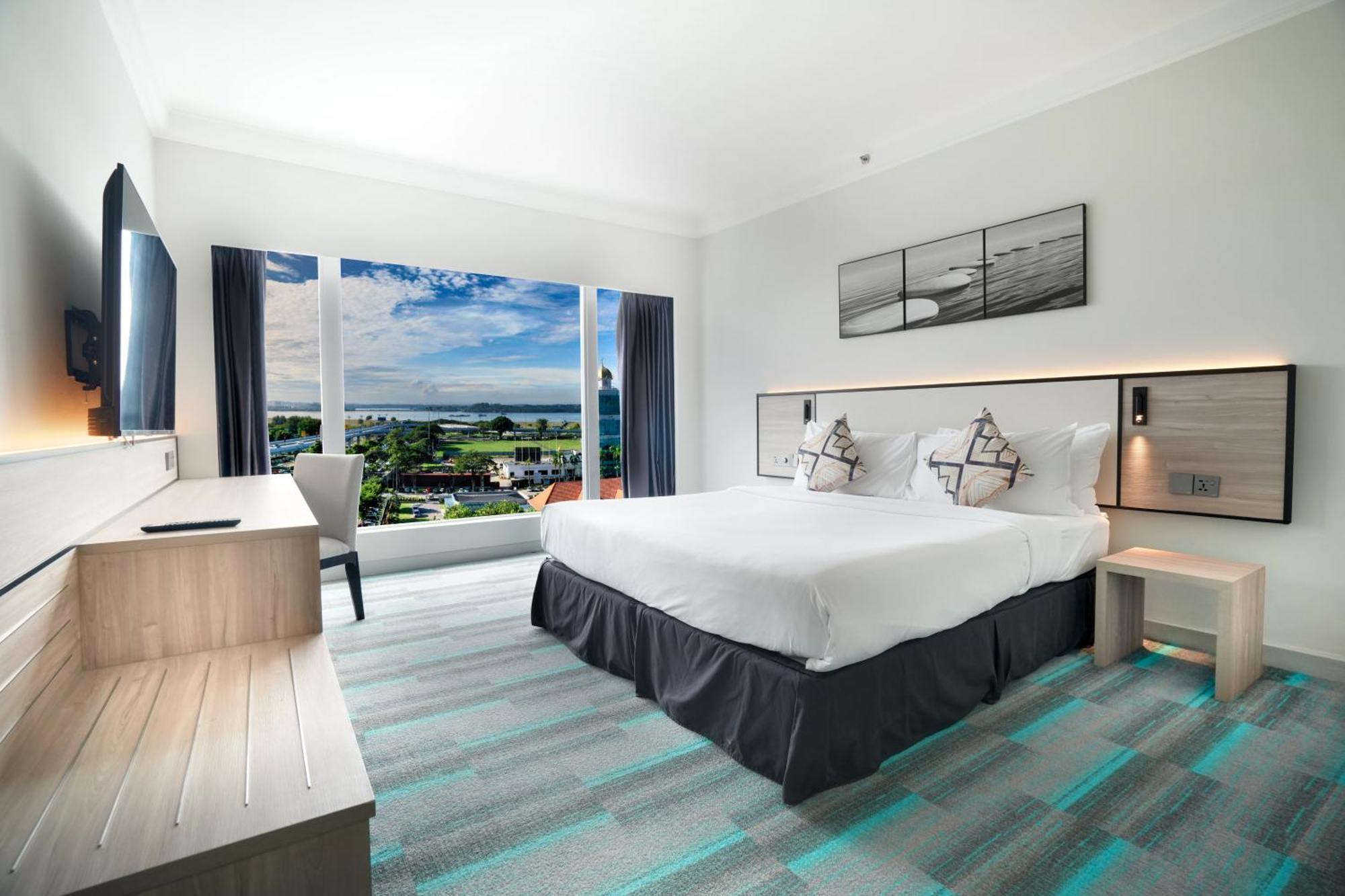 Thistle Джохор Бахру Екстериор снимка Deluxe Ocean View