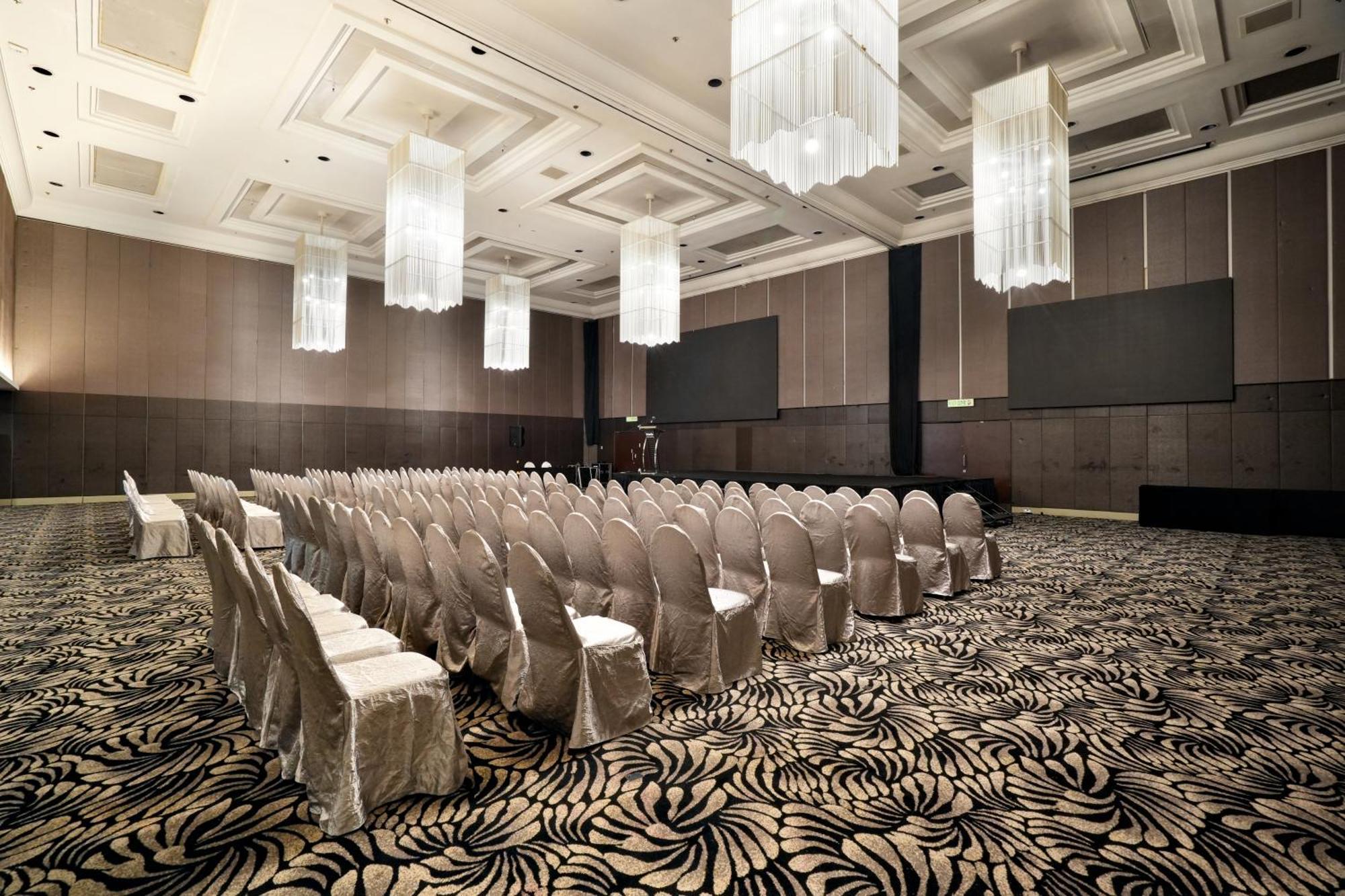 Thistle Джохор Бахру Екстериор снимка The ballroom