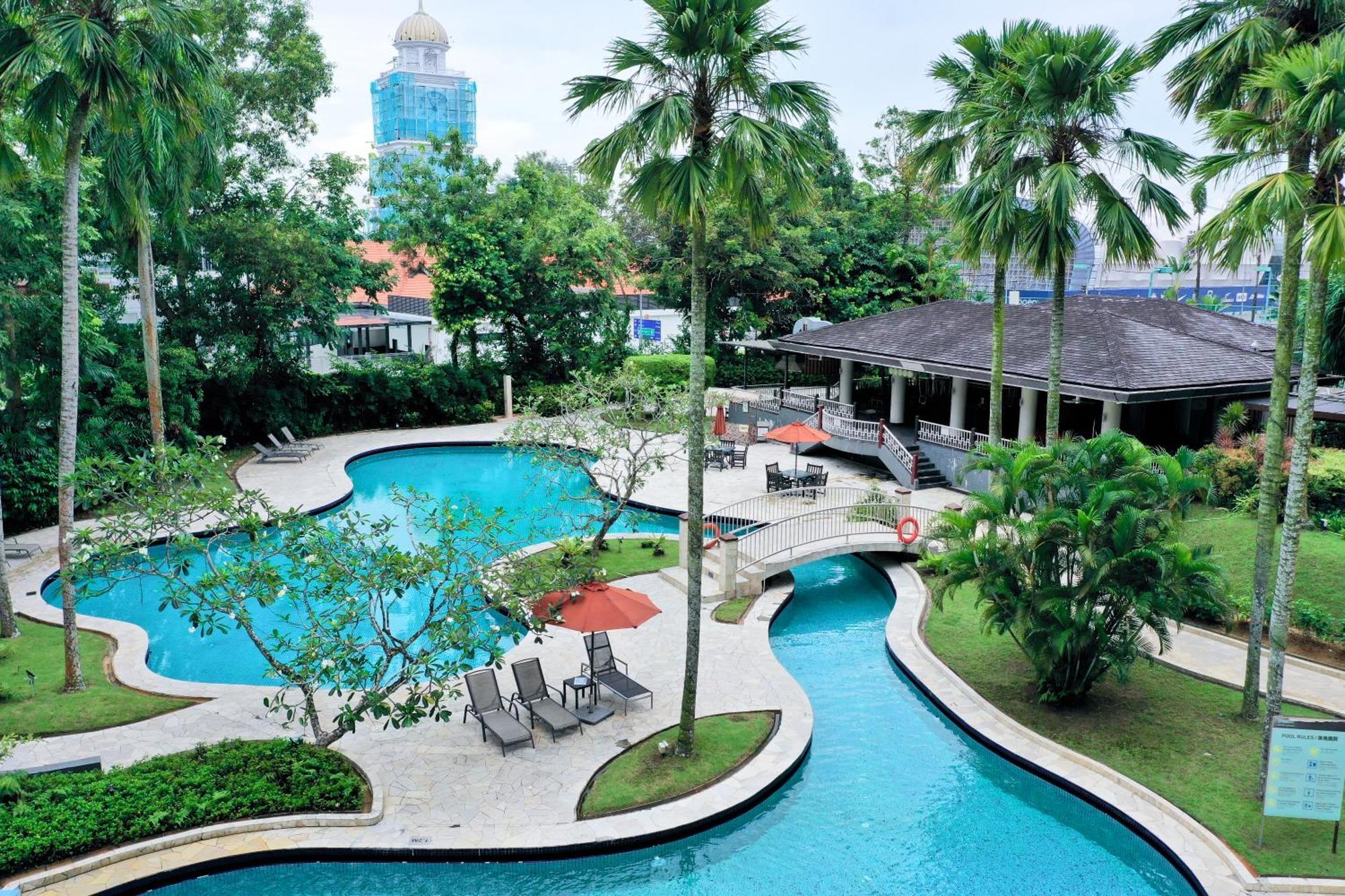Thistle Джохор Бахру Екстериор снимка The pool at the Shangri-La Hotel, Kuala Lumpur